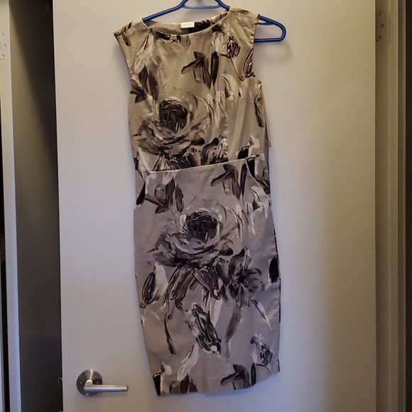 Dress - Picture 1 of 2